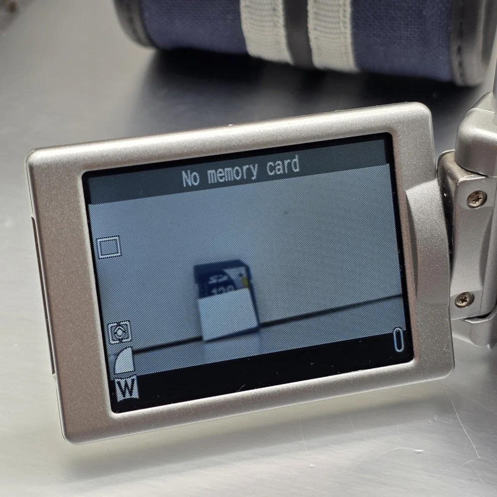 Canon PowerShot A630 8.0 MP Digital Camera 8MP 4x Opyical Zoom Silver W. Case
